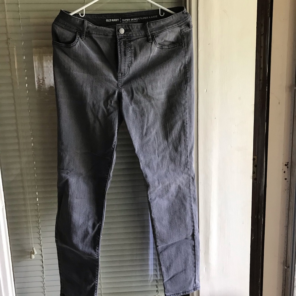 Old Navy mid rise super skinny jeans size 10 worn once